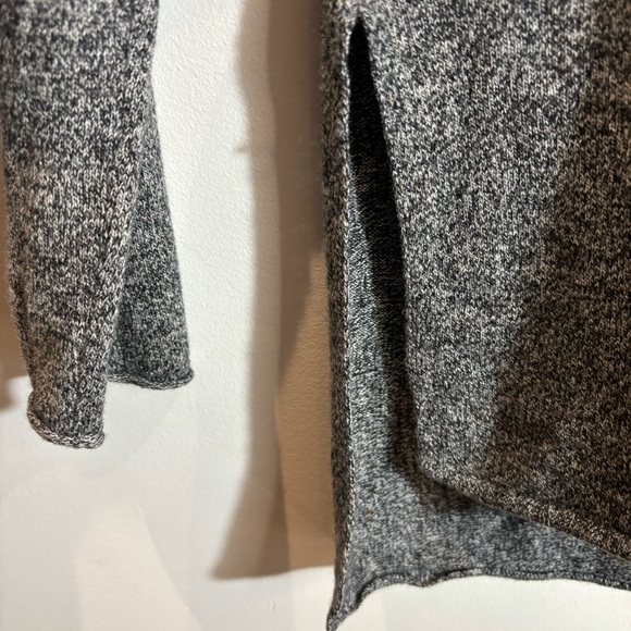 BABATON BY ARITZIA  Sz M V-Neck Long Sleeve High Low Linen Blend Sweater Top - Picture 5 of 9